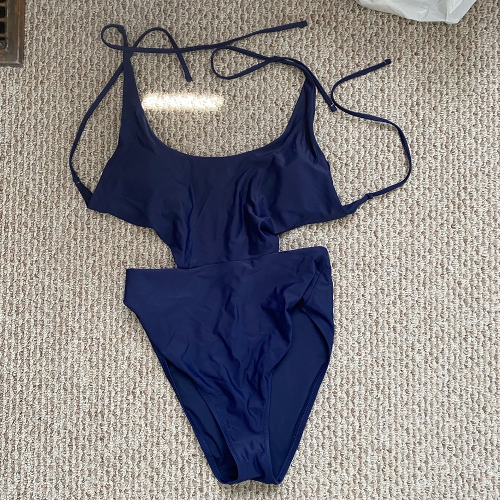 Aerie size large one piece cut out swim